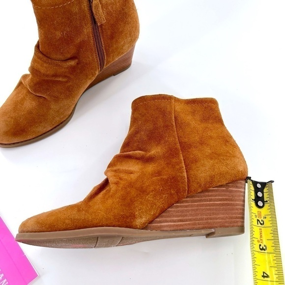 Franco Sarto ‘Winston’ Cognac Suede Wedge Ankle Bootie Size 7.5 M - Picture 13 of 15